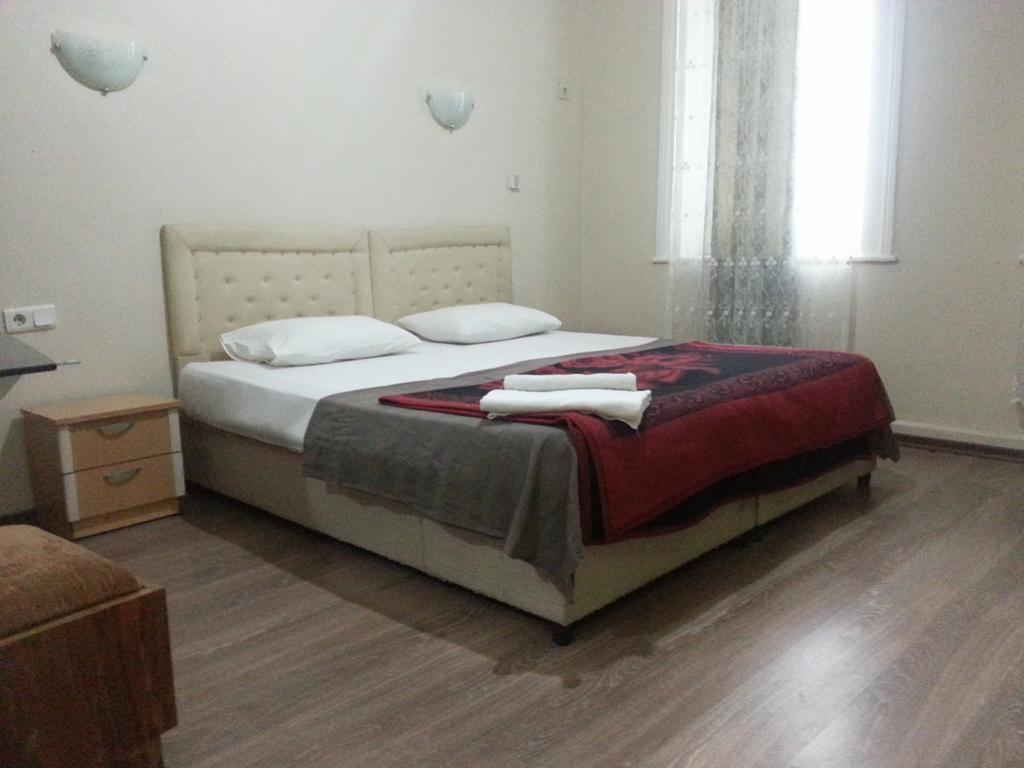 Laguna Otel Pansiyon Ізмір Номер фото